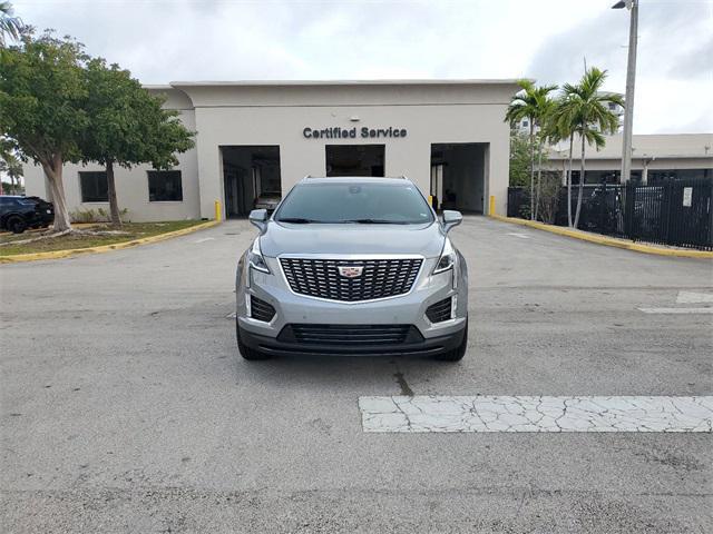 new 2025 Cadillac XT5 car, priced at $45,690