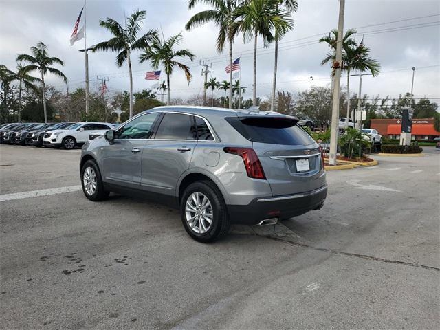 new 2025 Cadillac XT5 car, priced at $45,690