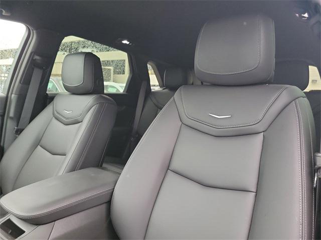 new 2025 Cadillac XT5 car, priced at $45,690