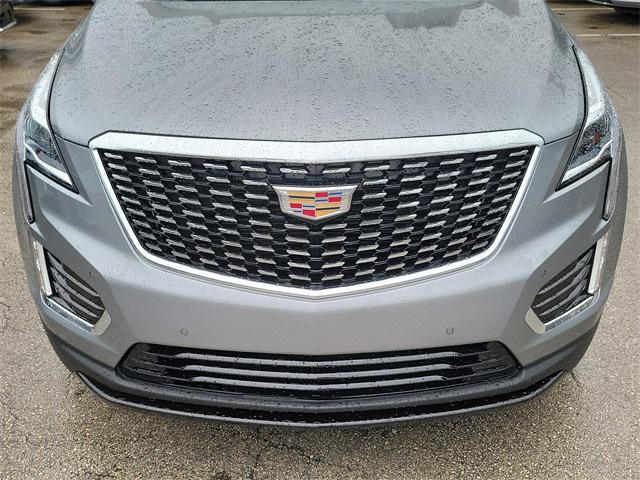 new 2025 Cadillac XT5 car, priced at $45,690