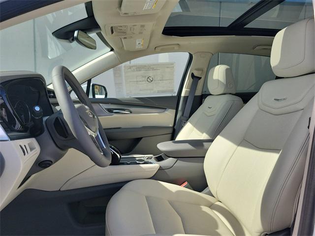 new 2025 Cadillac XT5 car, priced at $53,565