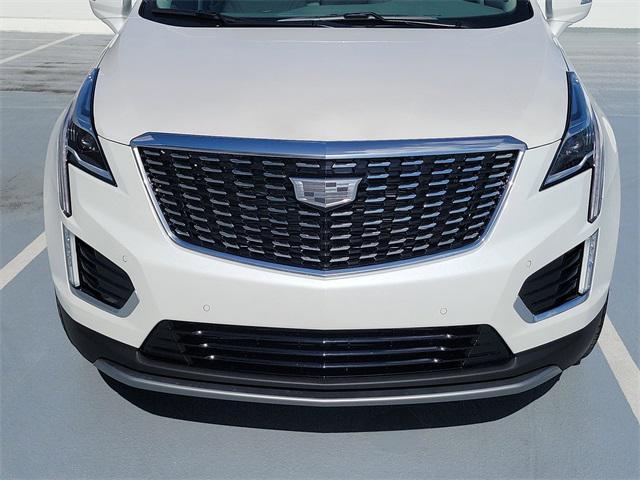 new 2025 Cadillac XT5 car, priced at $53,565