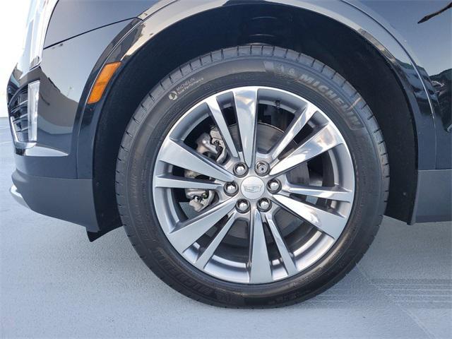 new 2025 Cadillac XT5 car, priced at $53,615
