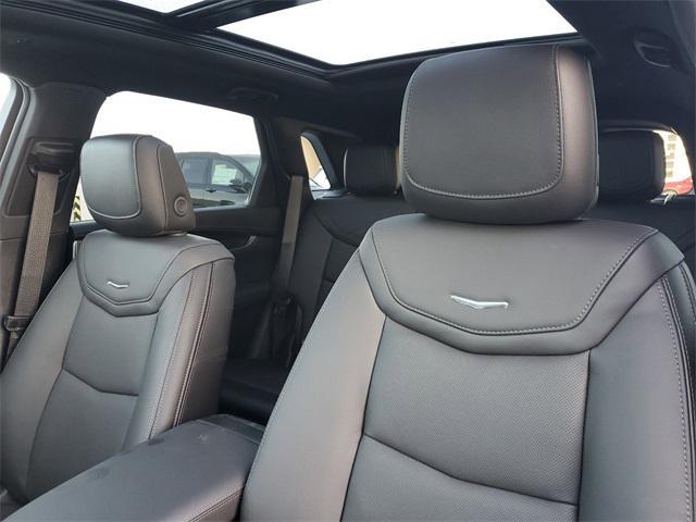 new 2025 Cadillac XT5 car, priced at $53,615