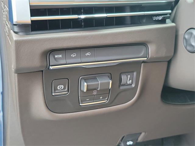 new 2026 Cadillac Escalade ESV car, priced at $112,270