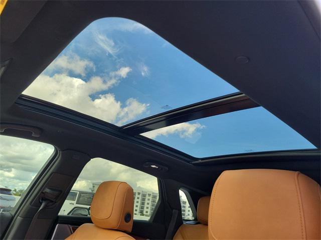 used 2024 Cadillac XT5 car, priced at $40,700