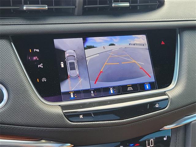 used 2024 Cadillac XT5 car, priced at $40,700