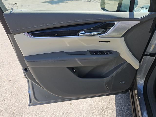 new 2025 Cadillac XT6 car, priced at $59,940