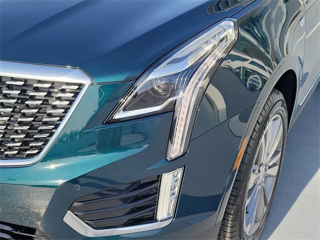 new 2025 Cadillac XT5 car, priced at $53,715