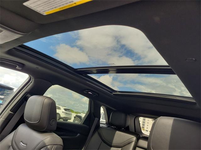 used 2024 Cadillac XT5 car, priced at $37,700