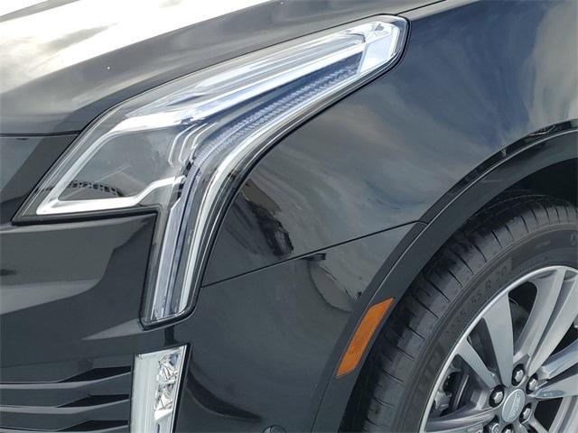 new 2025 Cadillac XT5 car, priced at $58,390