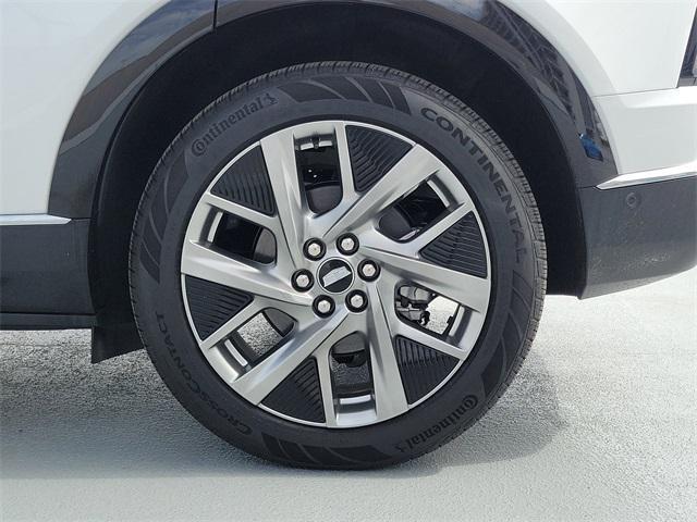 new 2025 Cadillac OPTIQ car, priced at $58,915