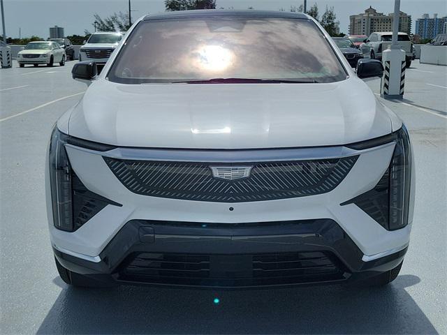new 2025 Cadillac OPTIQ car, priced at $58,915