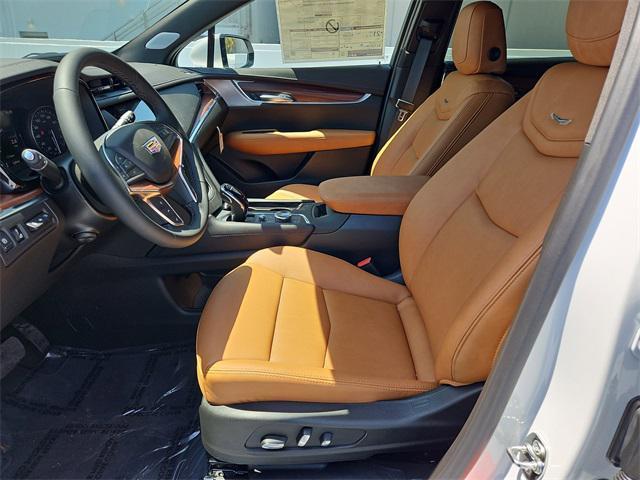 new 2025 Cadillac XT5 car, priced at $57,790
