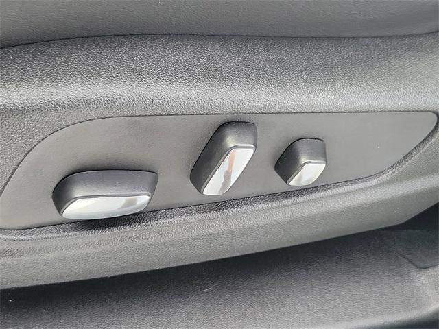 used 2024 Cadillac XT6 car, priced at $46,999