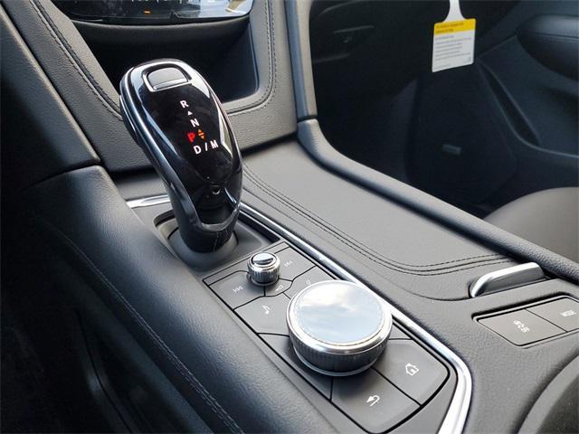 new 2025 Cadillac XT5 car, priced at $45,690