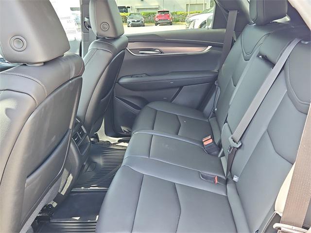 new 2025 Cadillac XT5 car, priced at $45,690