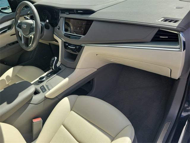 used 2022 Cadillac XT5 car, priced at $30,999