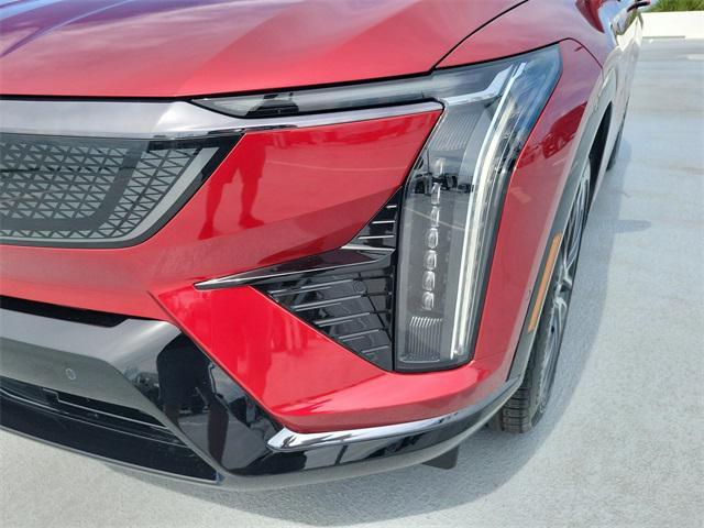 new 2025 Cadillac OPTIQ car, priced at $56,215