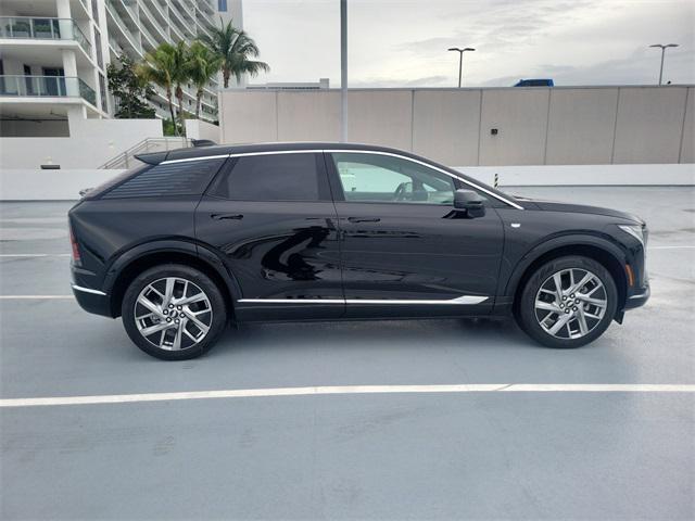 new 2025 Cadillac OPTIQ car, priced at $55,215