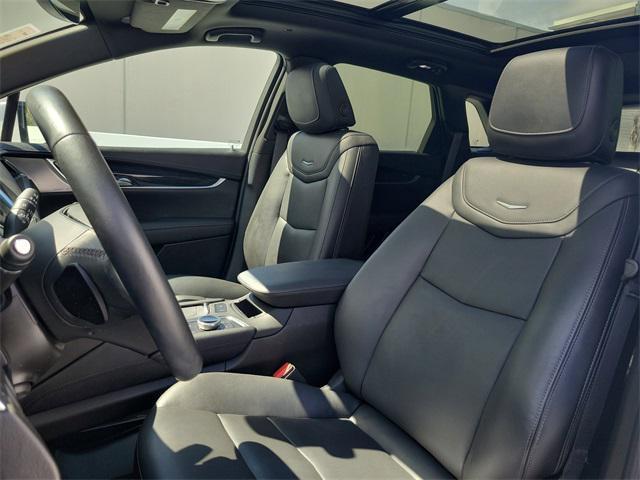 used 2023 Cadillac XT5 car, priced at $36,500