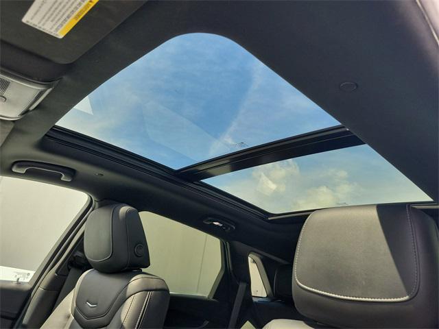 used 2023 Cadillac XT5 car, priced at $36,500