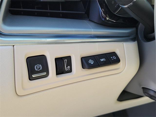 new 2025 Cadillac XT5 car, priced at $55,590