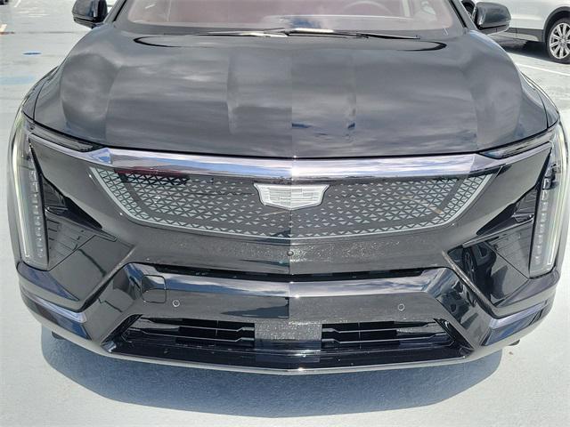 new 2025 Cadillac OPTIQ car, priced at $57,389