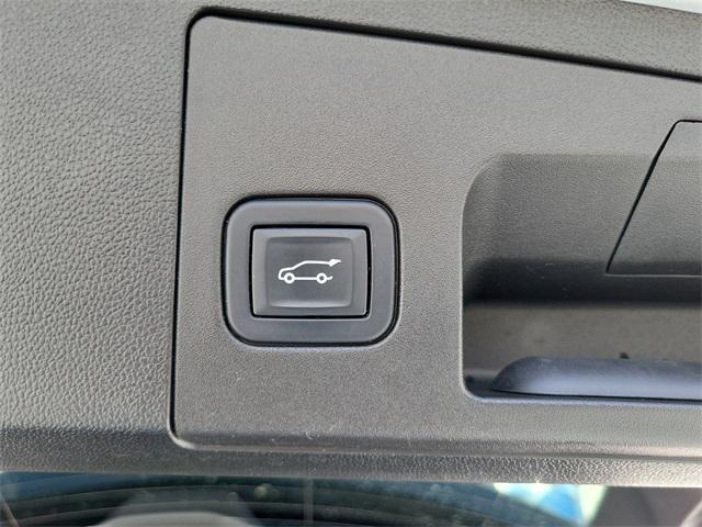 used 2023 Cadillac XT4 car, priced at $26,500