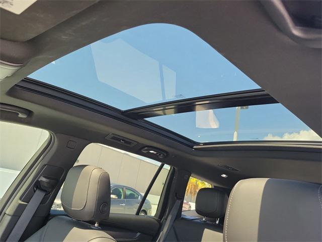 used 2023 Cadillac XT6 car, priced at $31,867