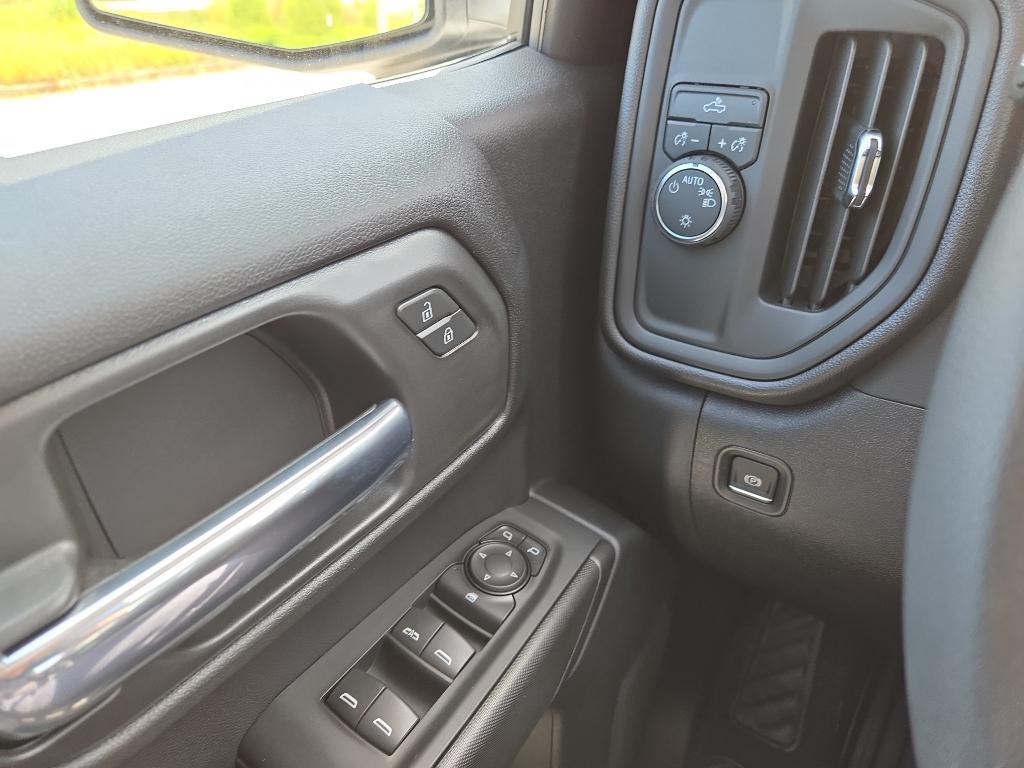 new 2025 Chevrolet Silverado 1500 car