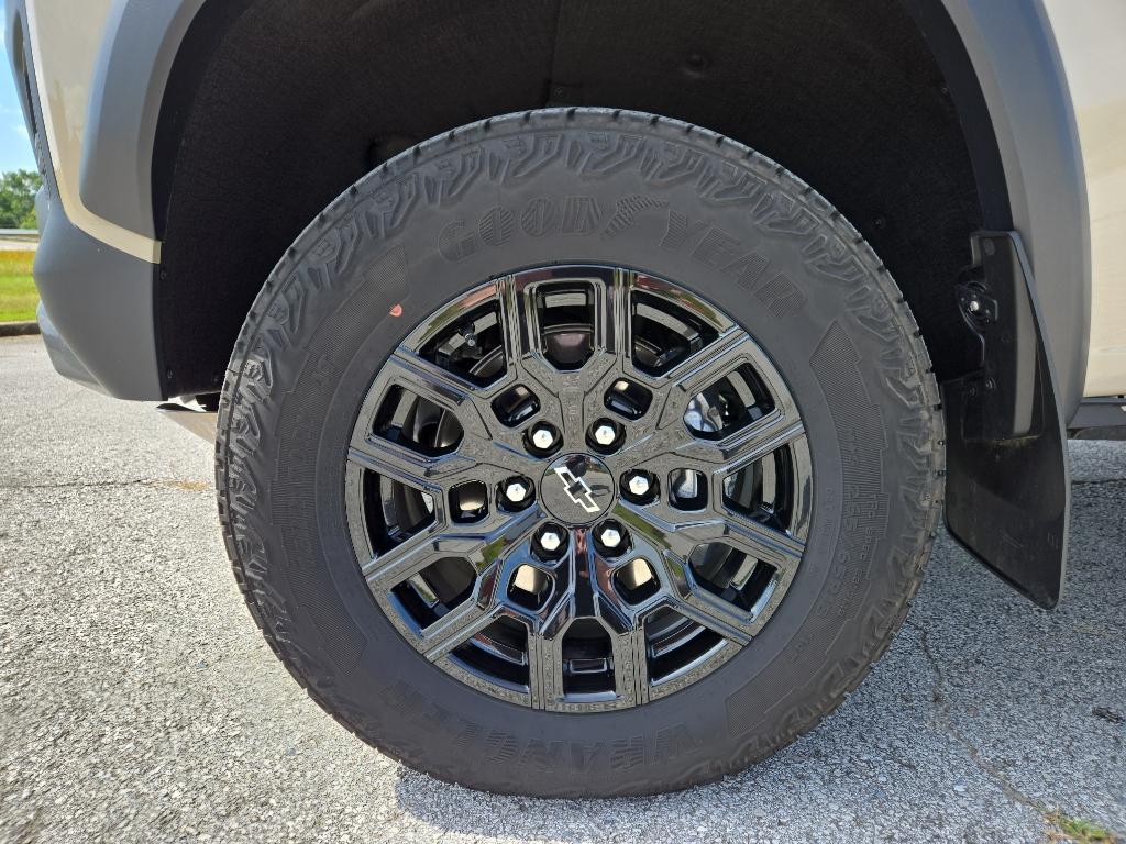 used 2024 Chevrolet Colorado car, priced at $42,888