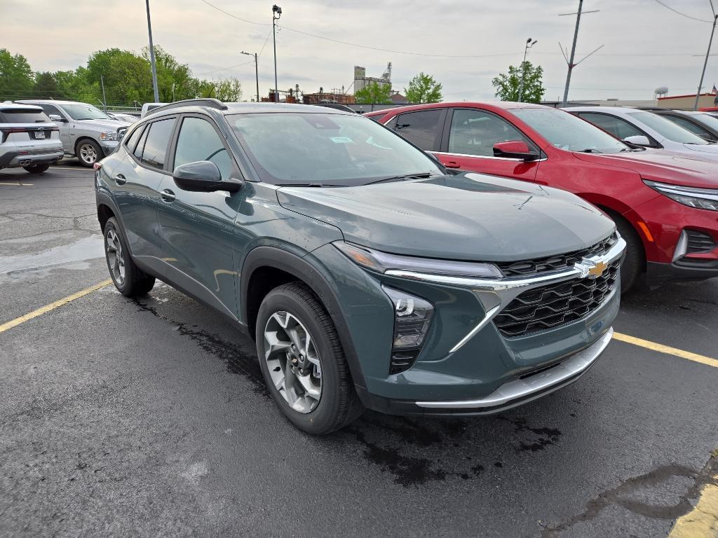 new 2025 Chevrolet Trax car