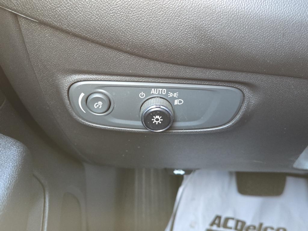 used 2023 Chevrolet Equinox car, priced at $24,999