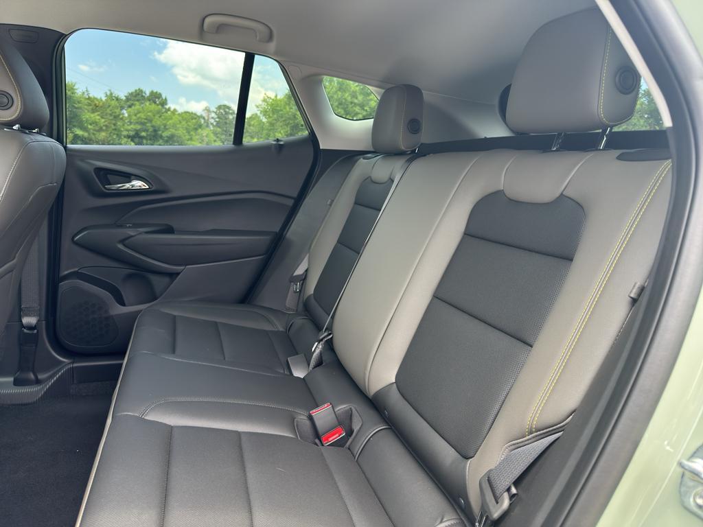 new 2025 Chevrolet Trax car