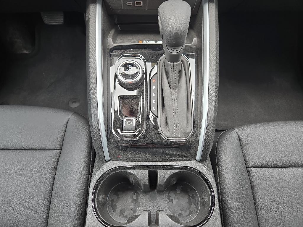 new 2025 Chevrolet Colorado car