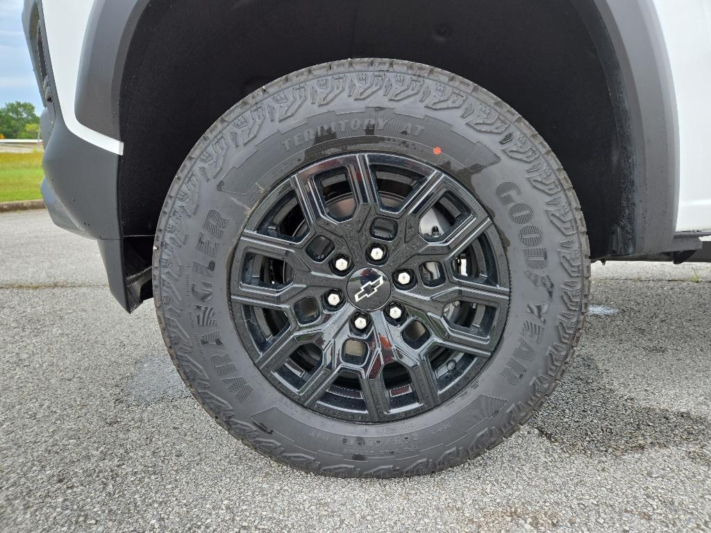 new 2025 Chevrolet Colorado car