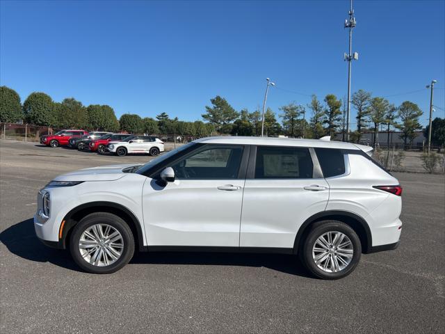 new 2024 Mitsubishi Outlander car, priced at $28,240