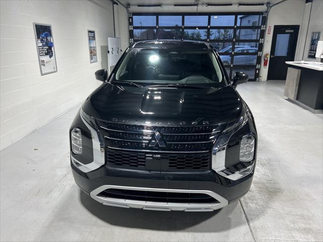 new 2024 Mitsubishi Outlander car, priced at $32,300