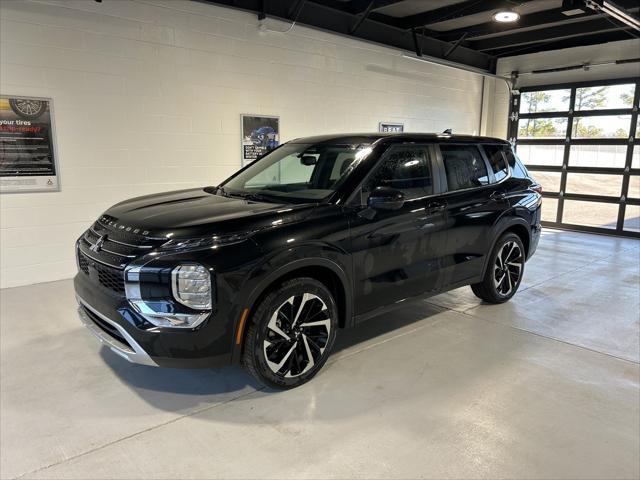 new 2024 Mitsubishi Outlander car, priced at $32,285