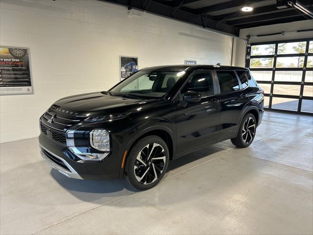 new 2024 Mitsubishi Outlander car, priced at $32,285