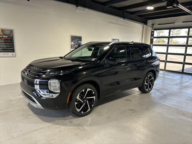 new 2024 Mitsubishi Outlander car, priced at $33,070