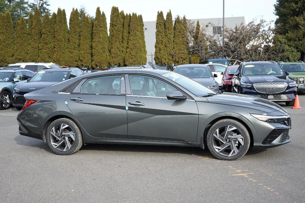 new 2025 Hyundai Elantra HEV car, priced at $30,935