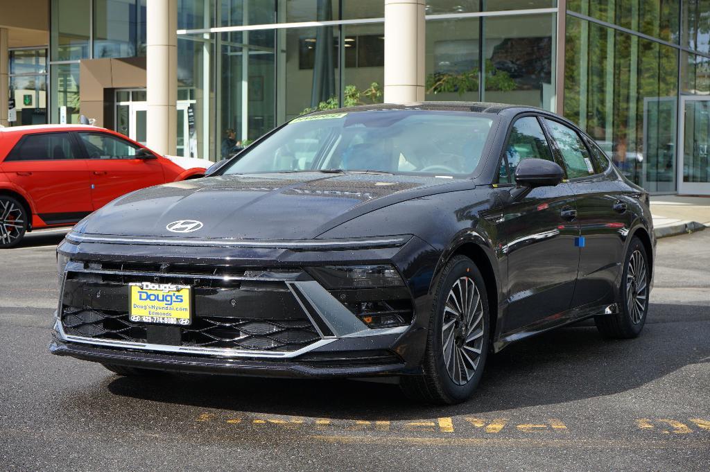 new 2025 Hyundai Sonata Hybrid car, priced at $38,275