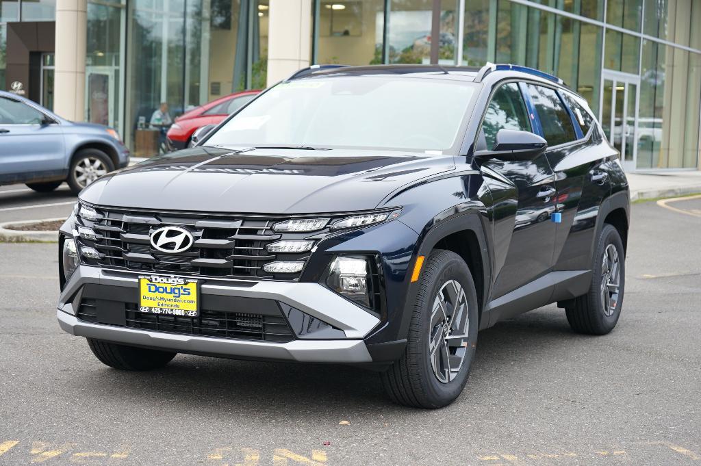 new 2025 Hyundai TUCSON Hybrid car, priced at $33,905