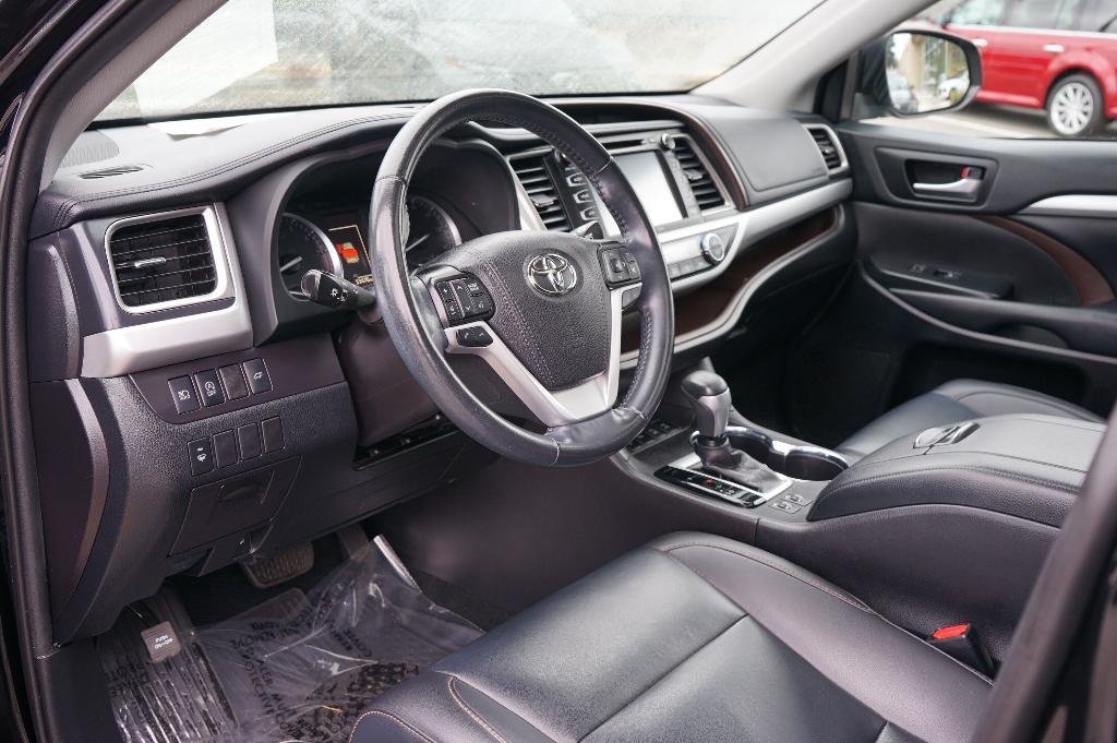 used 2019 Toyota Highlander car, priced at $32,000