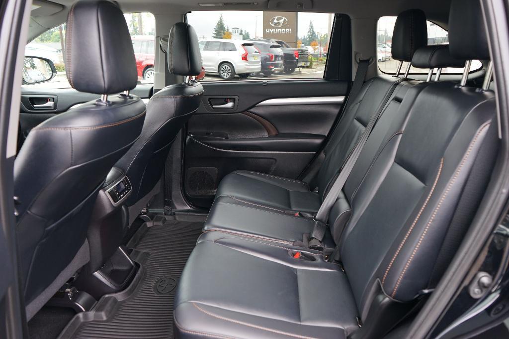 used 2019 Toyota Highlander car, priced at $32,000