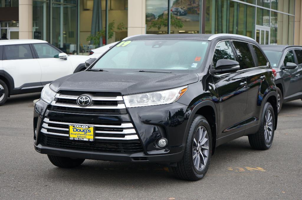 used 2019 Toyota Highlander car, priced at $32,000