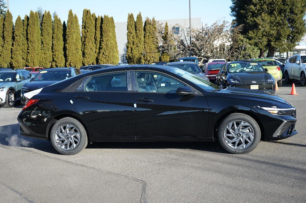 new 2025 Hyundai ELANTRA HEV car, priced at $22,320