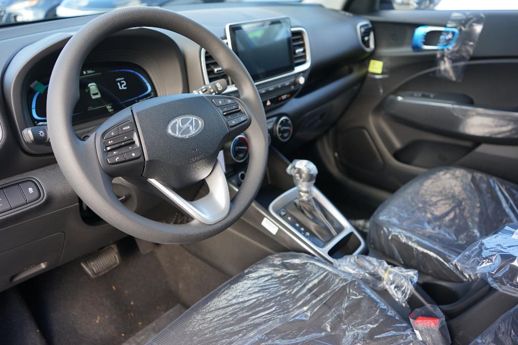 new 2025 Hyundai Venue car